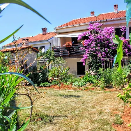With A Parking Space Stinjan, - 15256 Apartamento