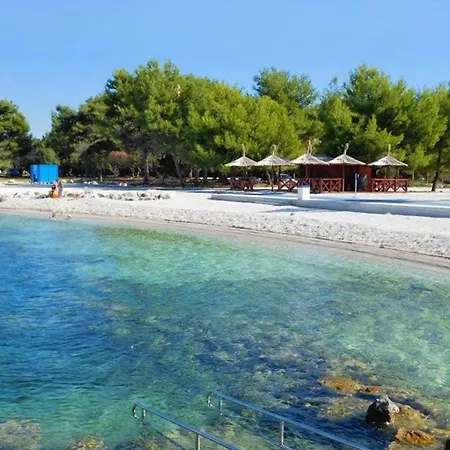 With A Parking Space Stinjan, - 15256 Apartamento