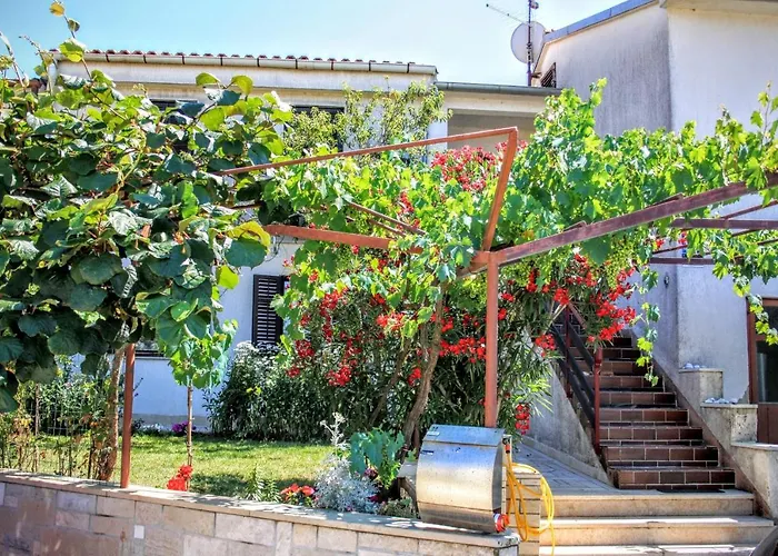 With A Parking Space Stinjan, - 15256 아파트 풀라