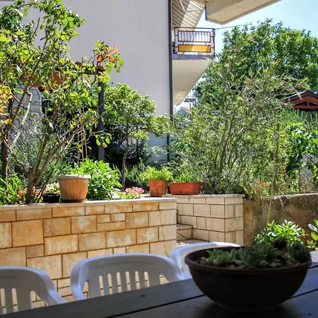 With A Parking Space Stinjan, - 15256 Apartamento *